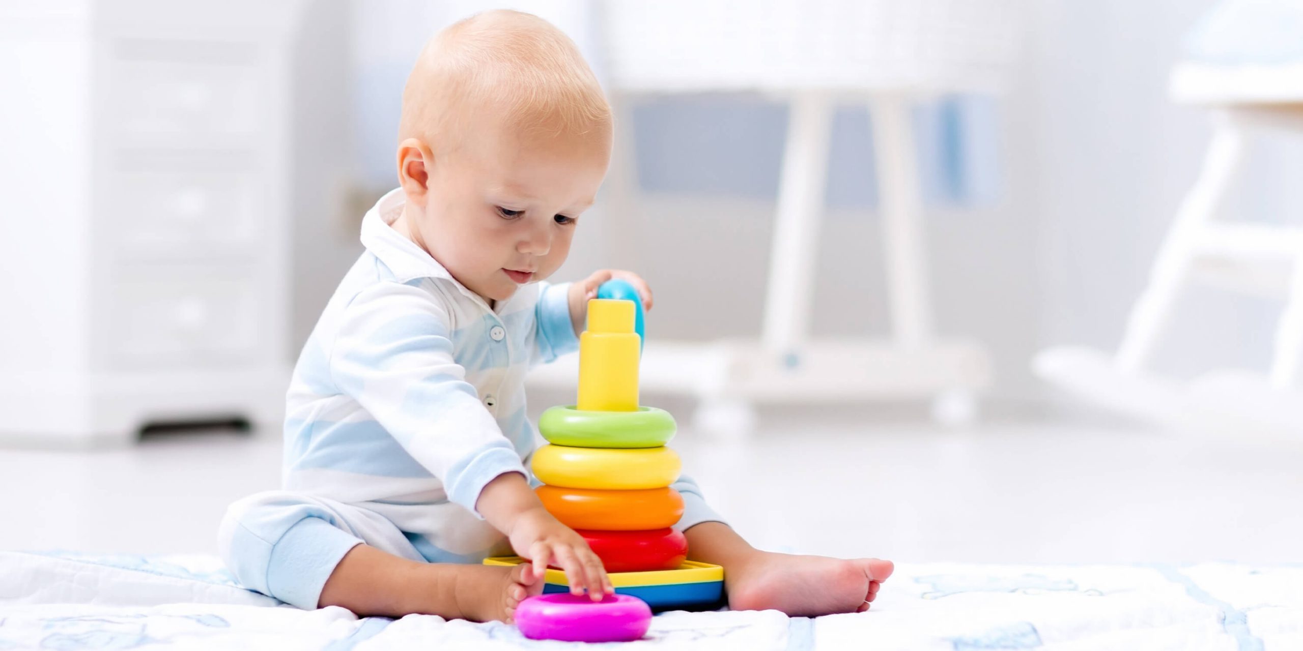 اسباب بازی مناسب کودک تازه متولد شده تا 6 ماه