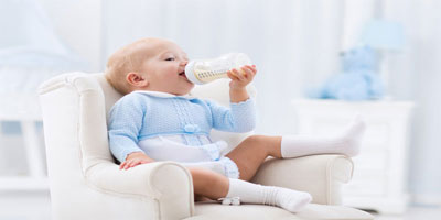 چه زمانی به نوزادم شیر بدهم؟ | نشانه هایی که نوزاد سیر شده